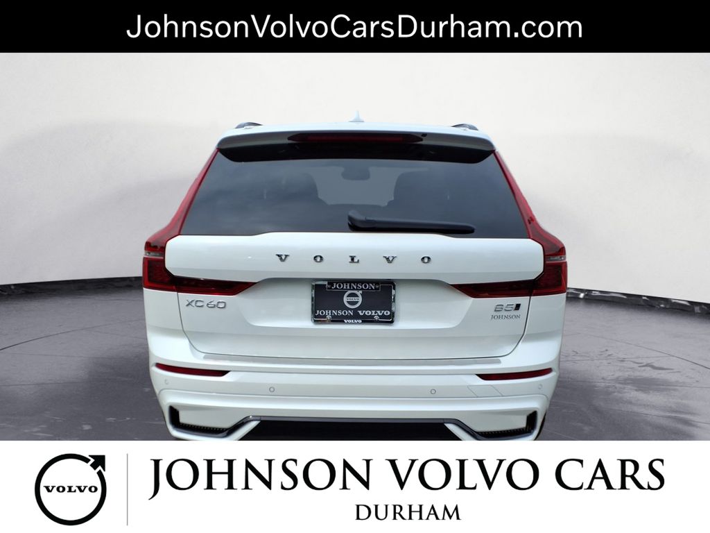 2026 Volvo XC60 B5 Plus photo 3