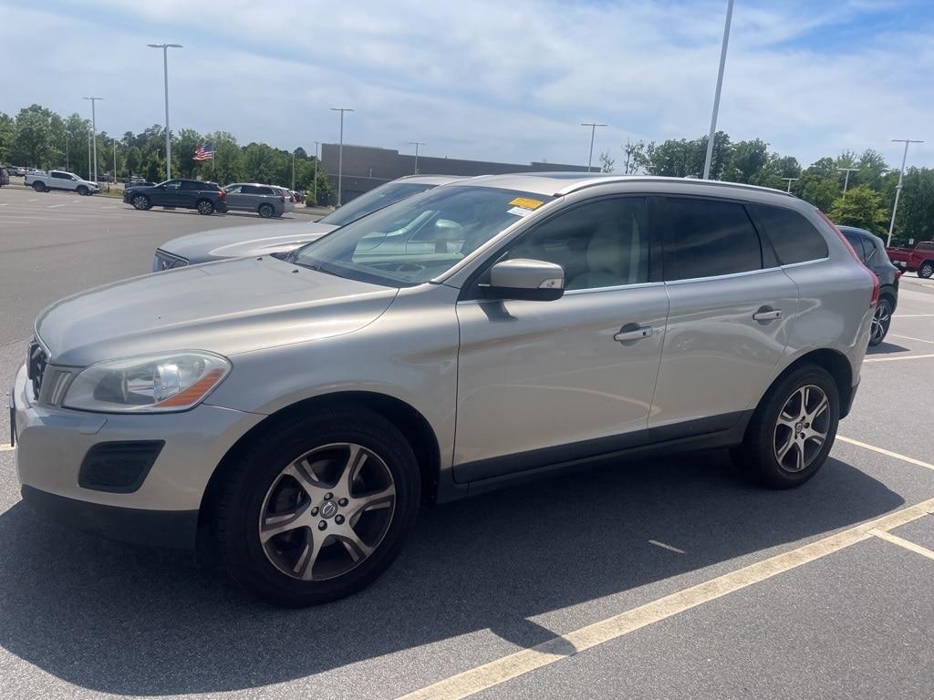 Used 2013 Volvo XC60 T6 with VIN YV4902DZ2D2417817 for sale in Durham, NC