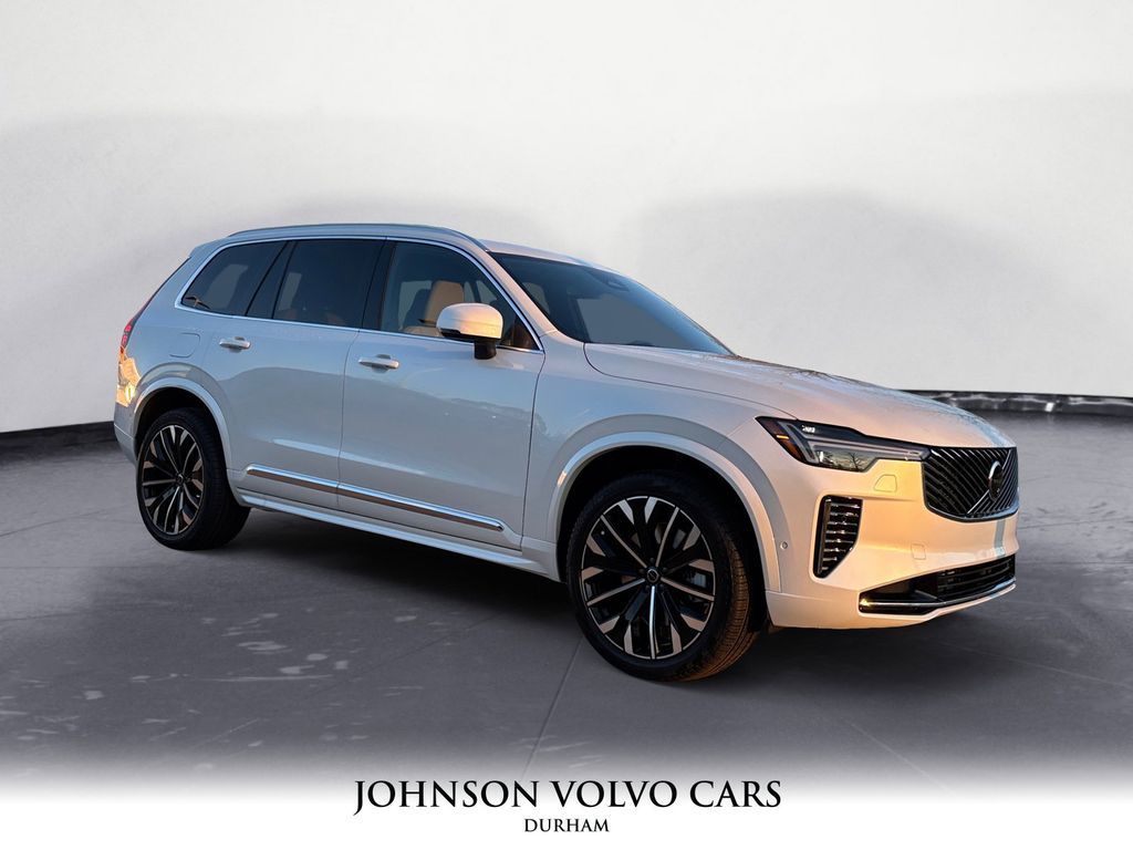 2026 Volvo XC90 Plus's photo