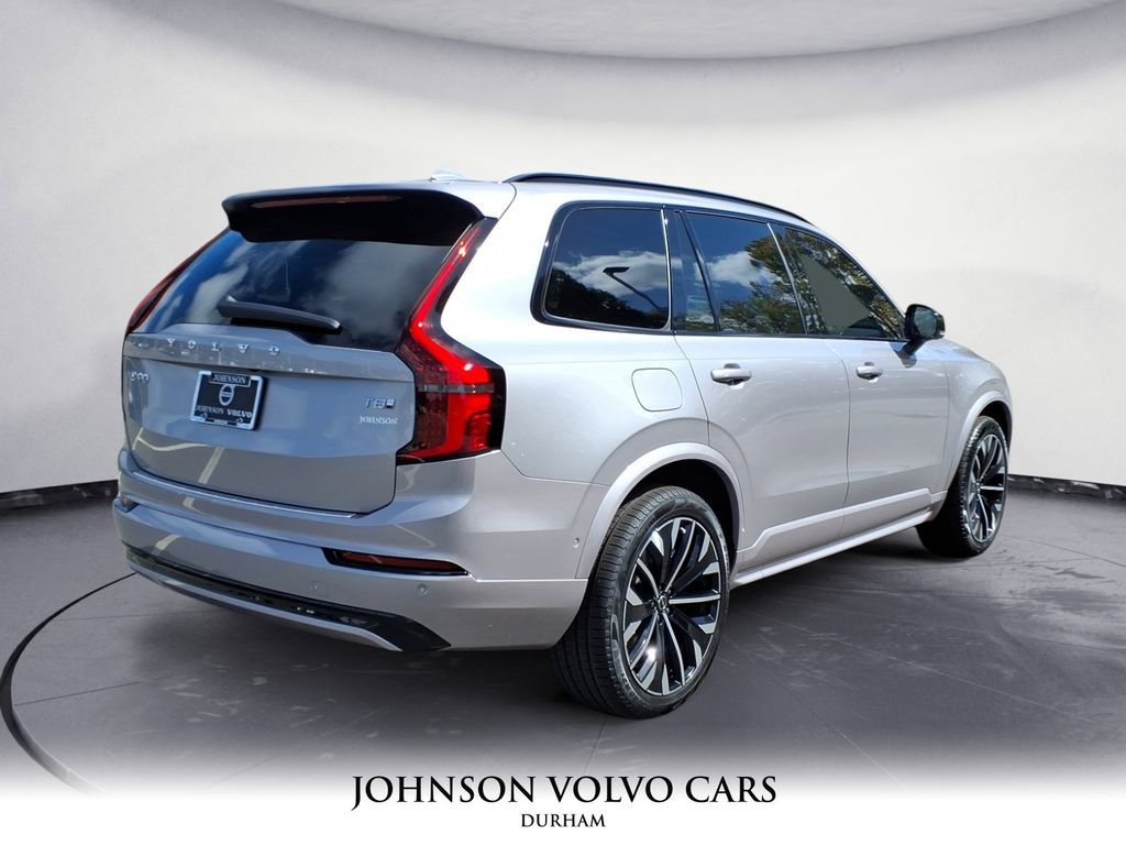 2026 Volvo XC90 T8 photo 3