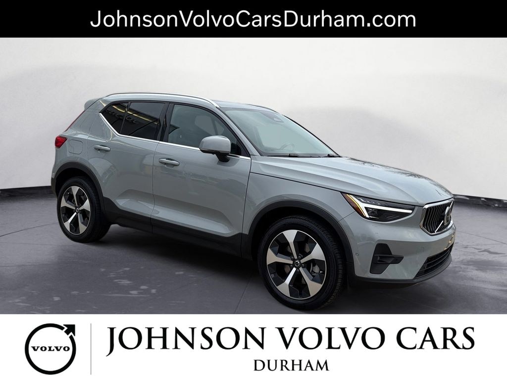 New 2025 Volvo XC40 B5 Plus Bright Theme SUV