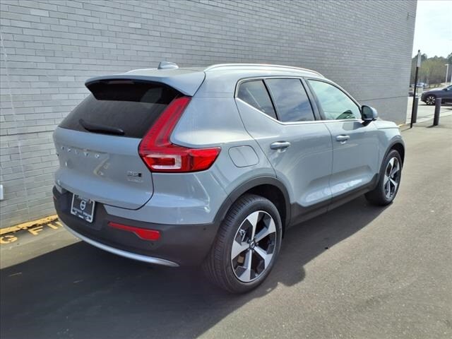 2025 Volvo XC40 Plus photo 3