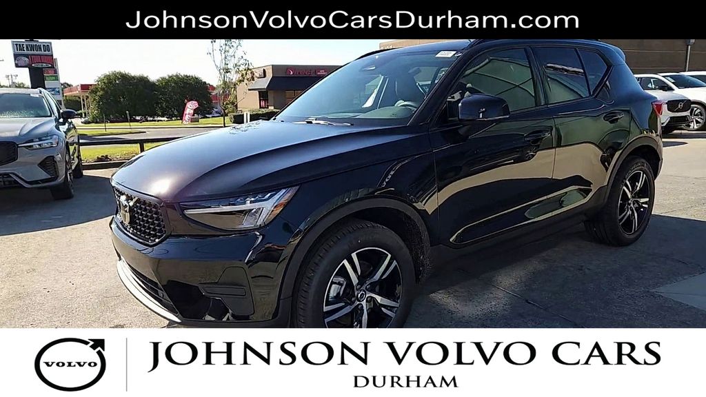 2026 Volvo XC40 Core - Photo 8