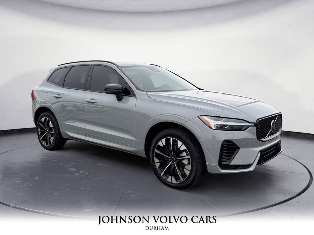 2026 Volvo XC60 Plus's photo