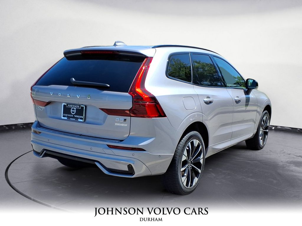 2026 Volvo XC60 B5 Plus photo 3