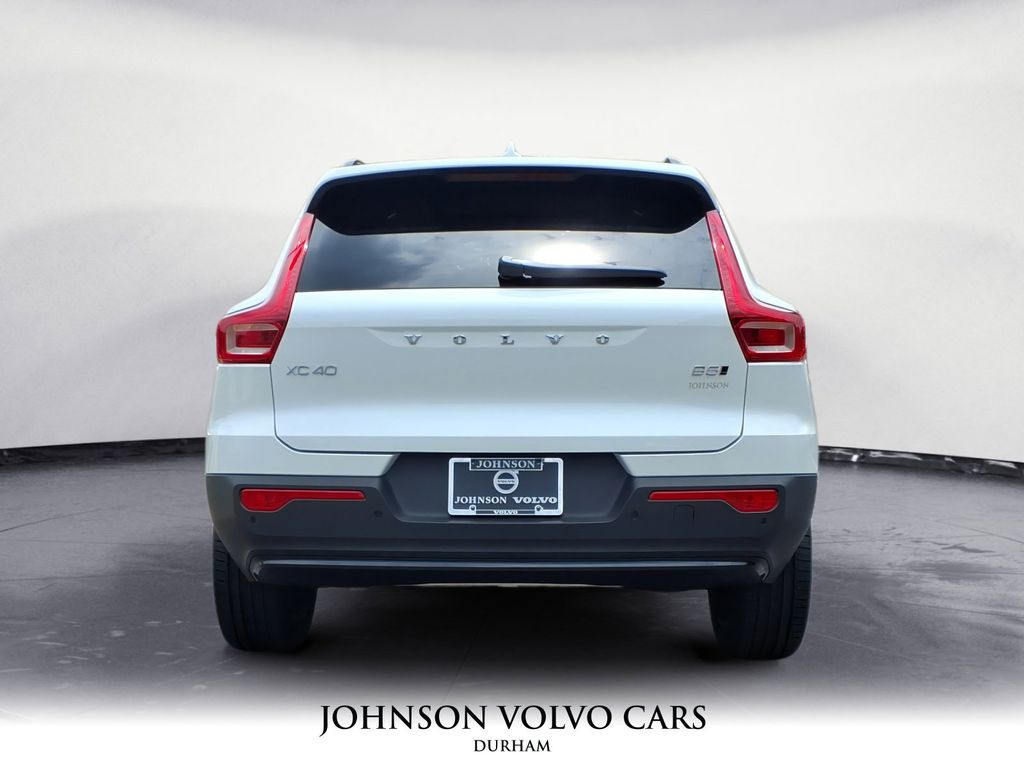 2025 Volvo XC40 Plus AWD photo 3