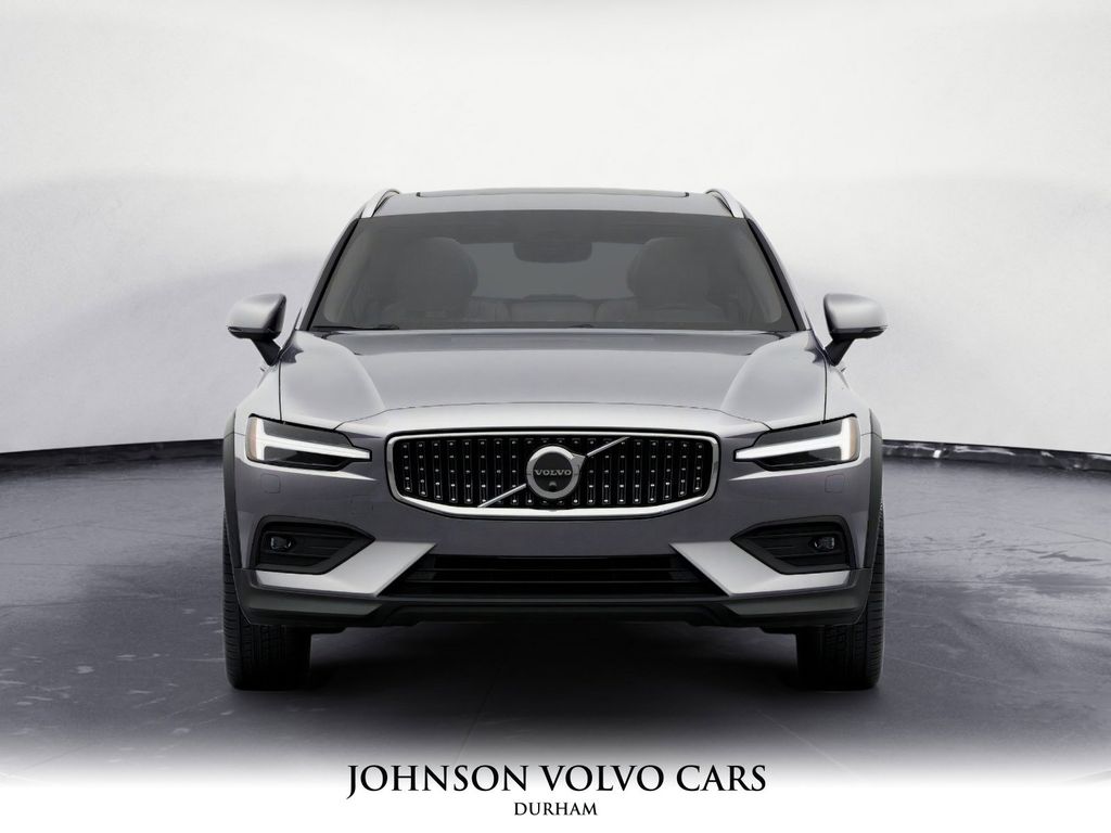 2026 Volvo V60 Cross Country B5 Plus photo 2