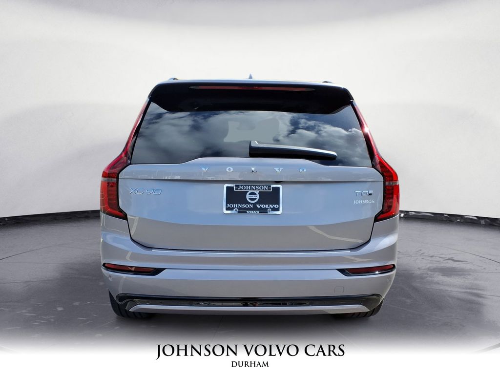 2026 Volvo XC90 T8 photo 4