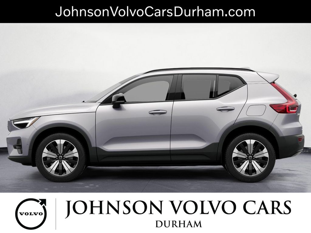 2023 Volvo XC40 Recharge Twin Plus photo 3