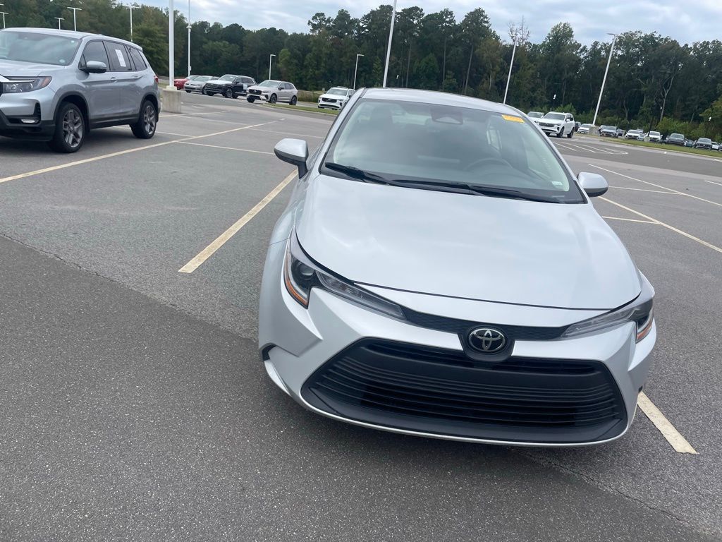 2024 Toyota Corolla LE photo 4