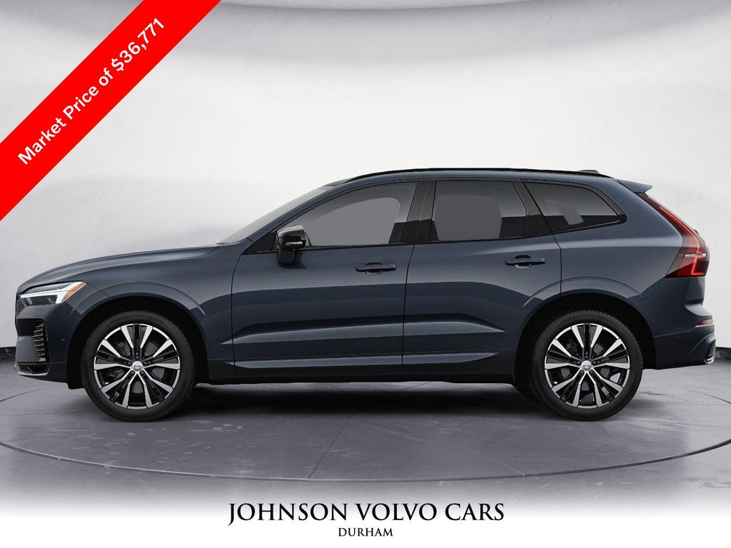 2024 Volvo XC60 B5 Plus photo 3