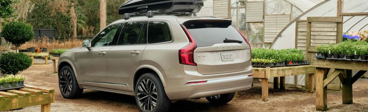 2027%20Volvo%20XC90%20B5%20Core%3A%20Which%20Features%20Matter%20to%20Fleet%20Buyers%3F.jpg