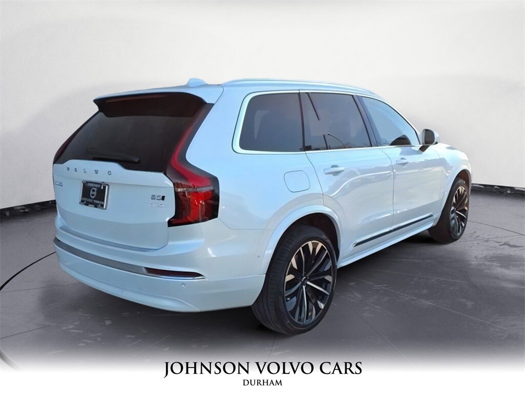 2025 Volvo XC90 B5 Plus photo 3
