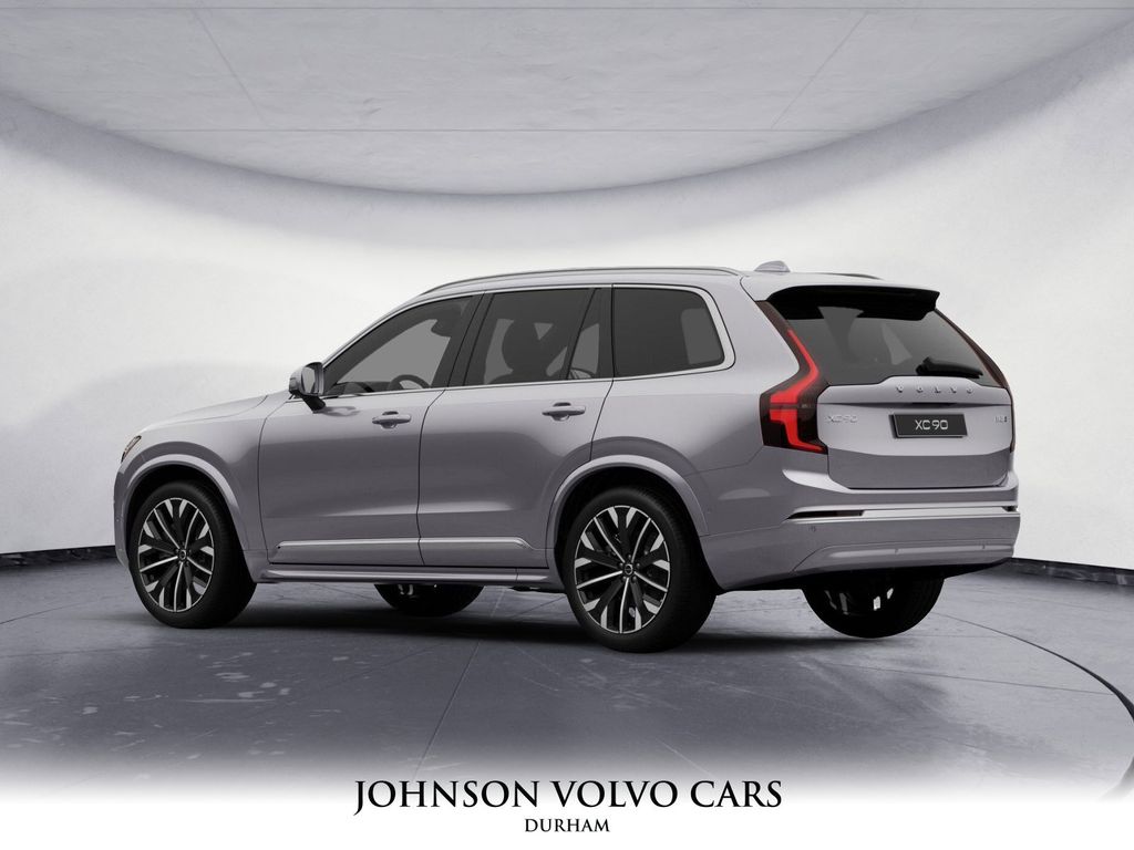 2026 Volvo XC90 B5 Plus photo 4