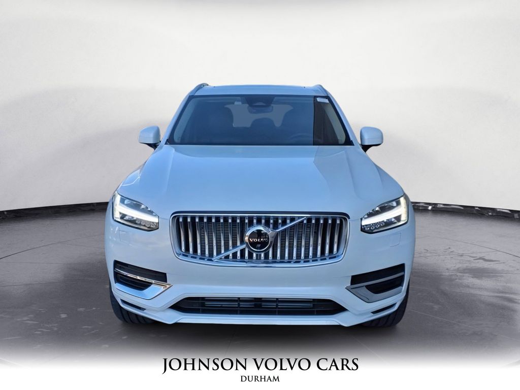 2025 Volvo XC90 T8 AWD photo 2