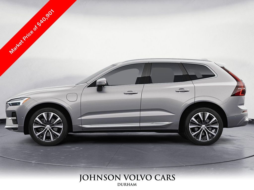 2022 Volvo XC60 Recharge Hybrid T8 Inscription Expression photo 3
