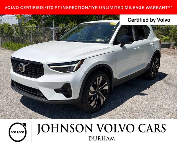 2023 Volvo XC40 B5 Plus Dark AWD's photo