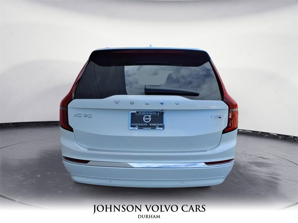 2025 Volvo XC90 T8 Plus photo 4