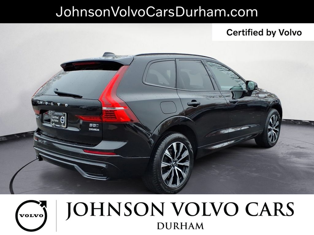 2025 Volvo XC60 B5 Core photo 2
