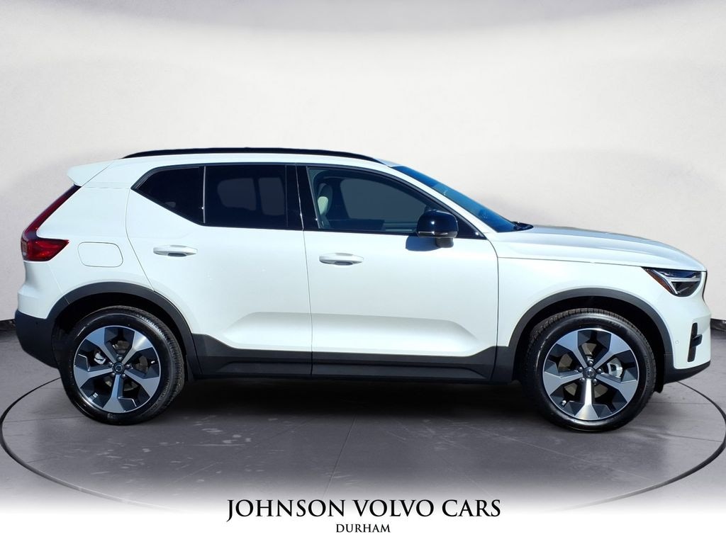 New 2026 Volvo XC40 B5 Plus SUV