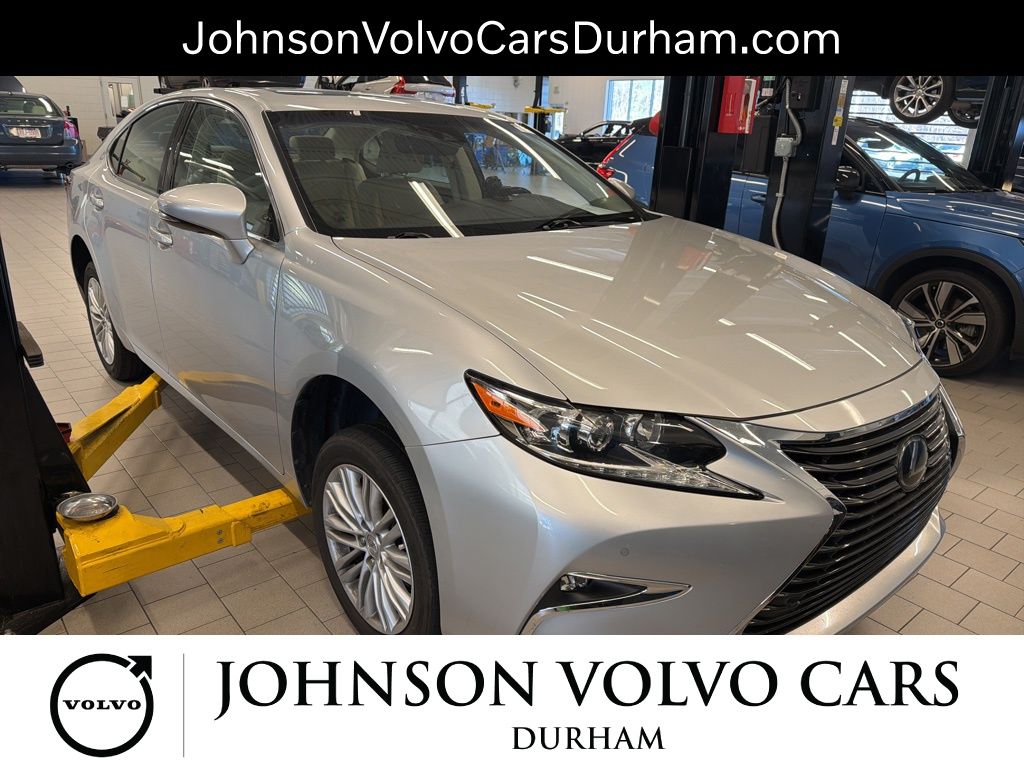 2017 Lexus ES 350's photo