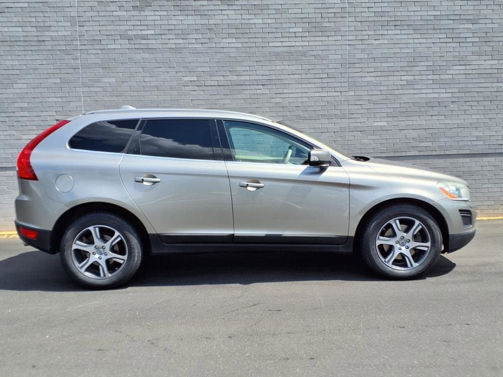 Used 2013 Volvo XC60 T6 with VIN YV4902DZ2D2417817 for sale in Durham, NC