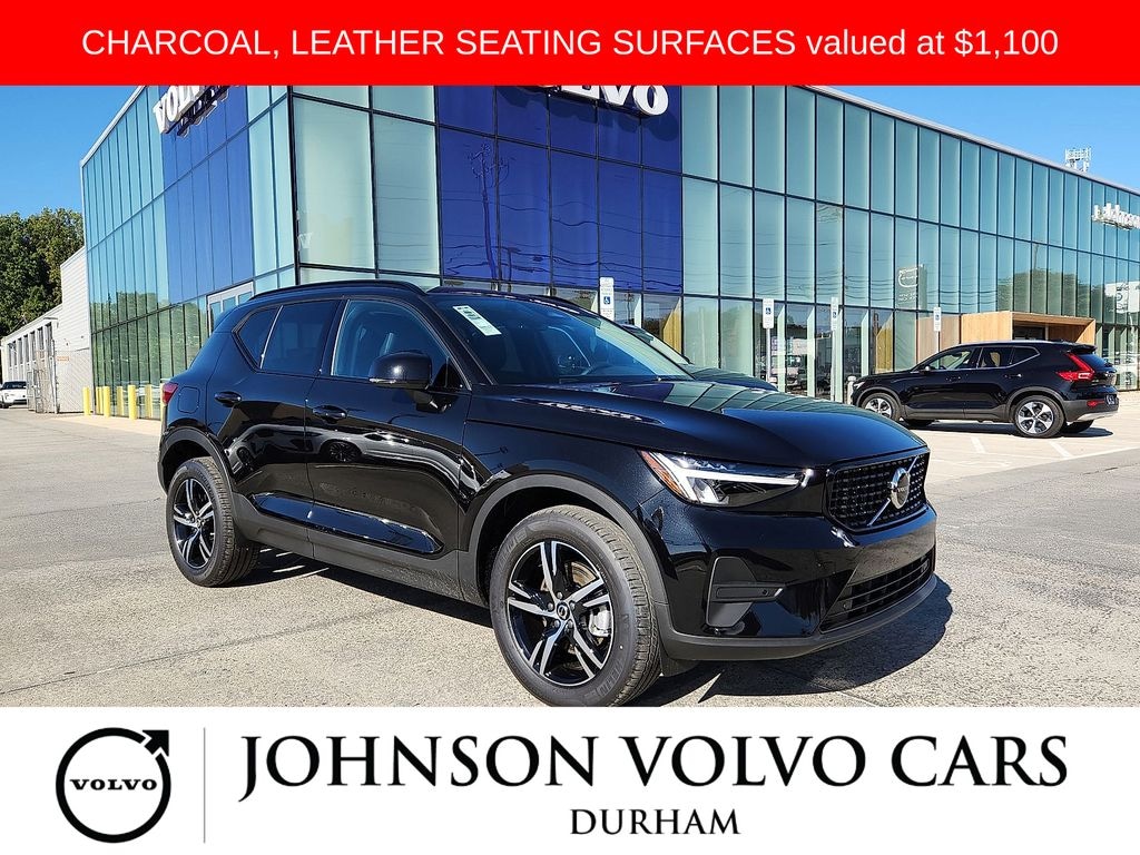 New 2026 Volvo XC40 B5 Core SUV