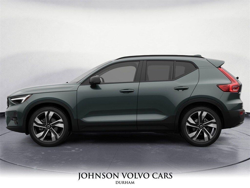 2026 Volvo XC40 photo 3