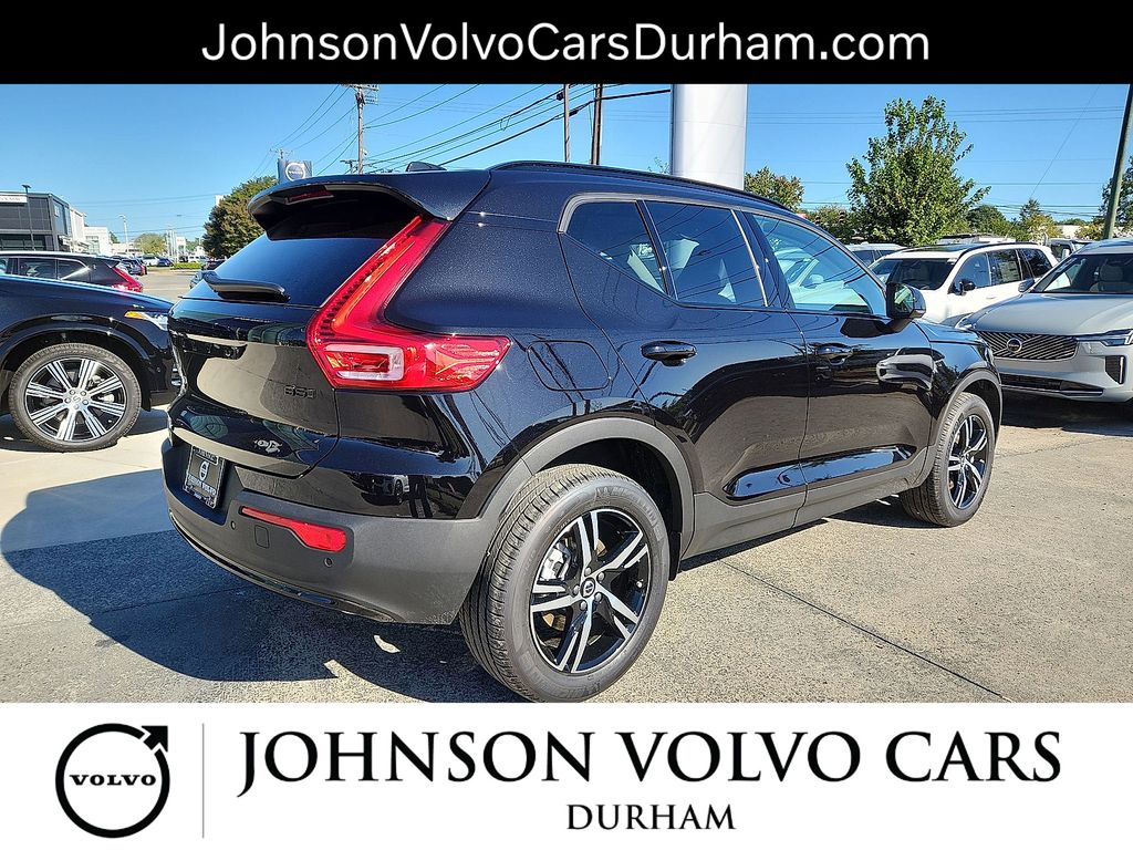 2026 Volvo XC40 Core - Photo 12