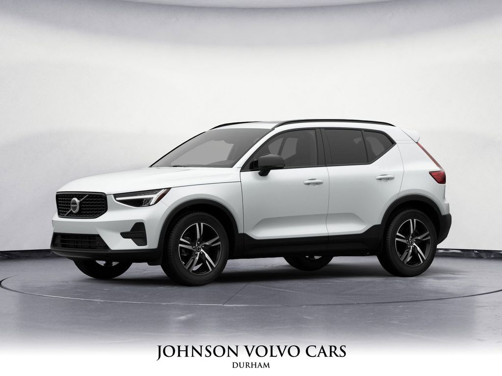 2026 Volvo XC40 Core's photo
