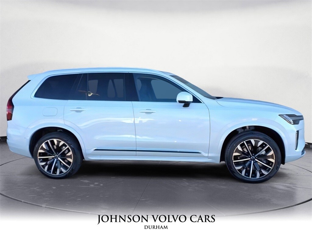 2025 Volvo XC90 B5 Plus photo 2