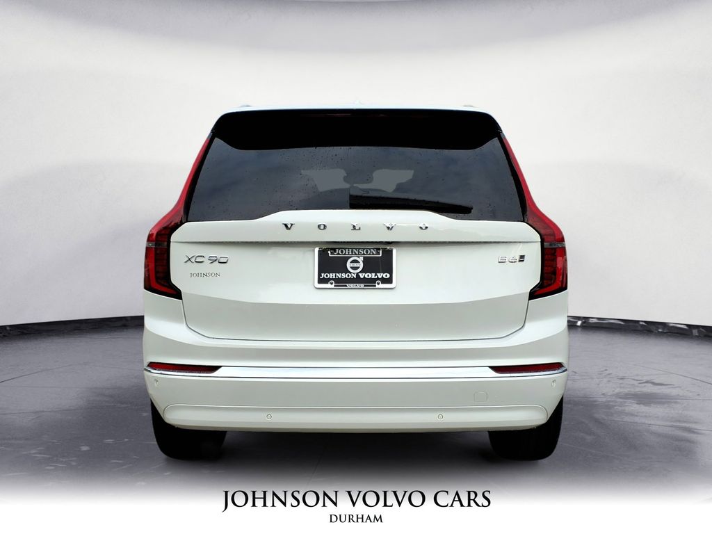 2026 Volvo XC90 Core AWD photo 3