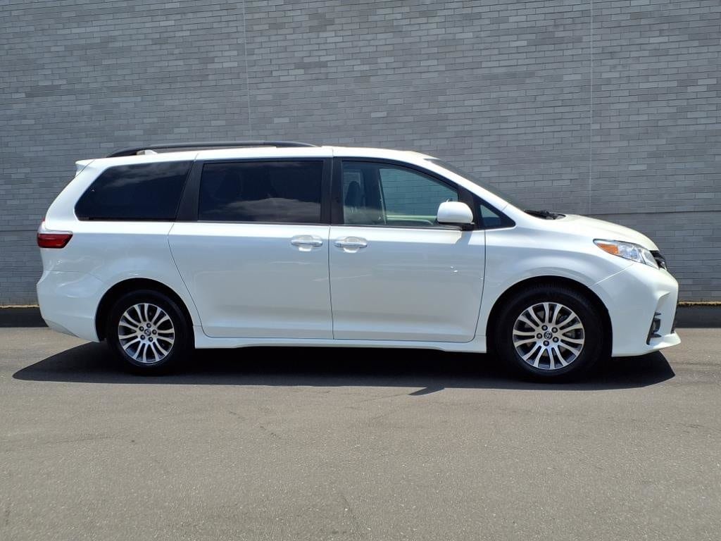 Used 2018 Toyota Sienna XLE with VIN 5TDYZ3DCXJS947401 for sale in Durham, NC