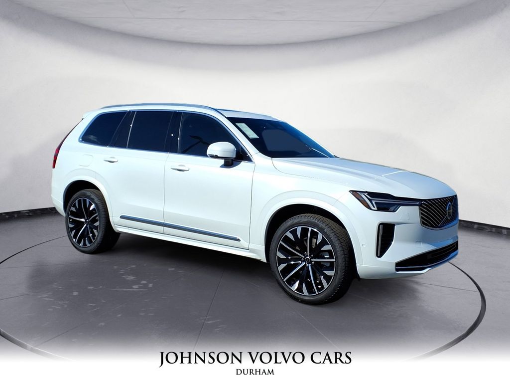 2026 Volvo XC90 Plus's photo