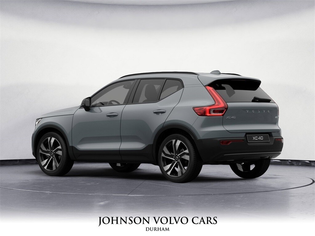 2026 Volvo XC40 photo 4