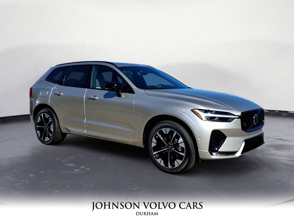2026 Volvo XC60 Plus's photo