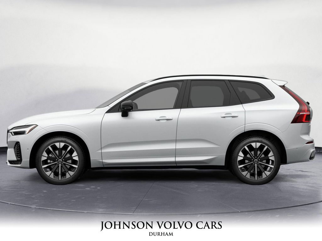 2026 Volvo XC60 B5 Plus photo 3