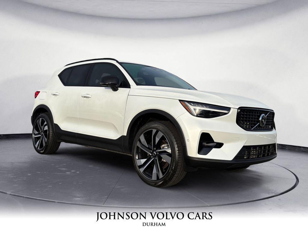 2025 Volvo XC40 Ultra's photo