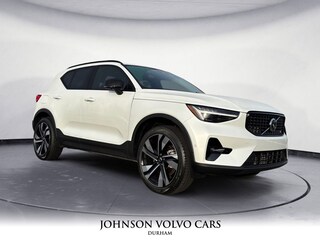 2025 Volvo XC40 B5 Ultra Dark Theme AWD