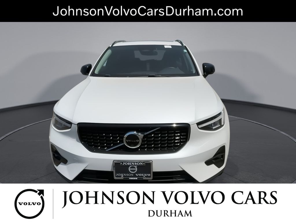 Used 2023 Volvo XC40 B5 Plus Dark Theme SUV