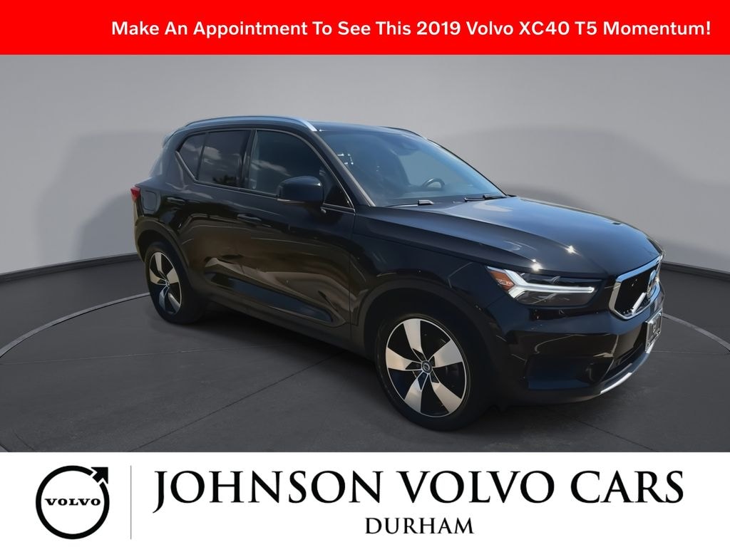 Used 2019 Volvo XC40 Momentum SUV
