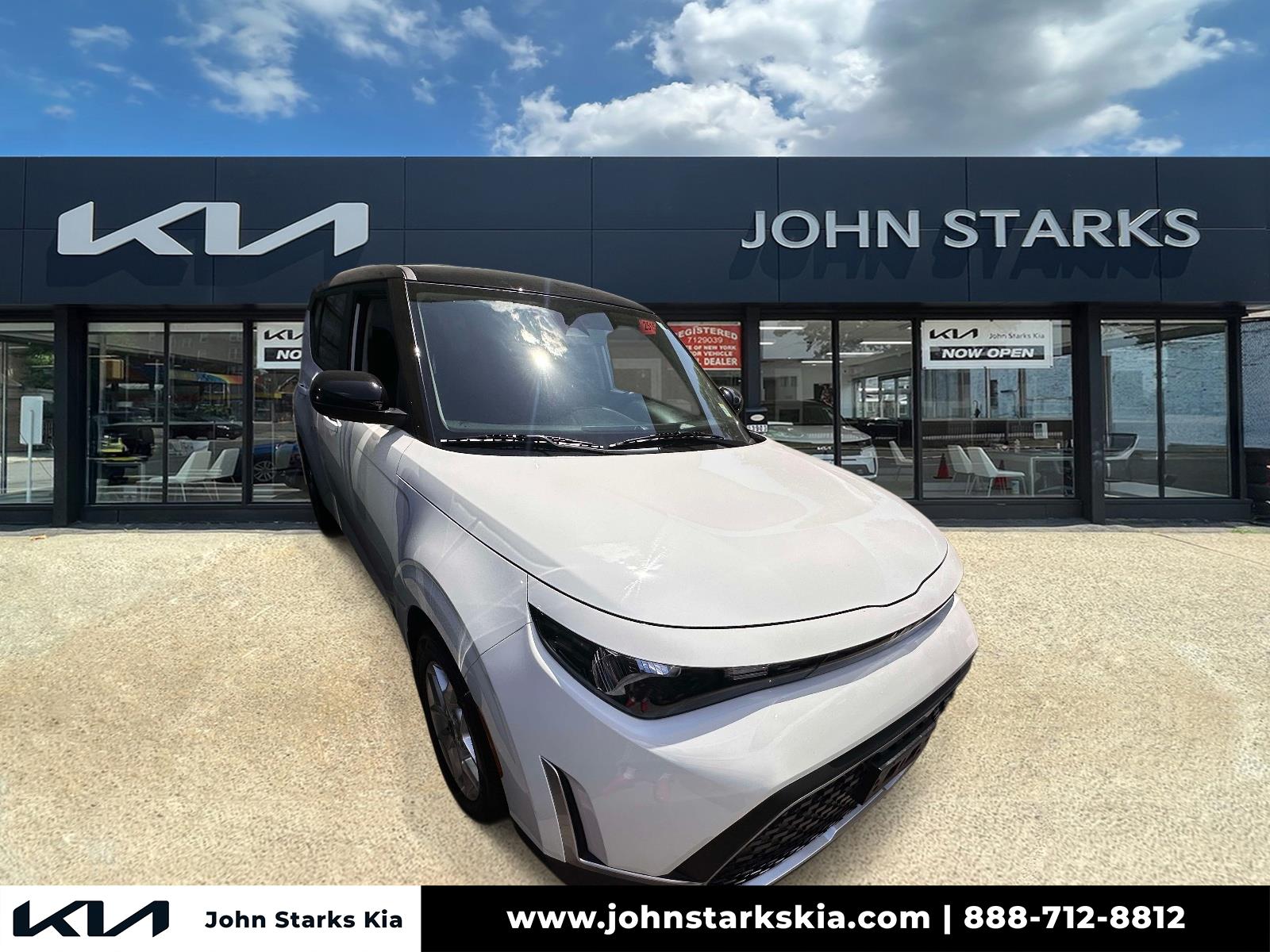 2023 Kia Soul 2.0L S IVT's photo