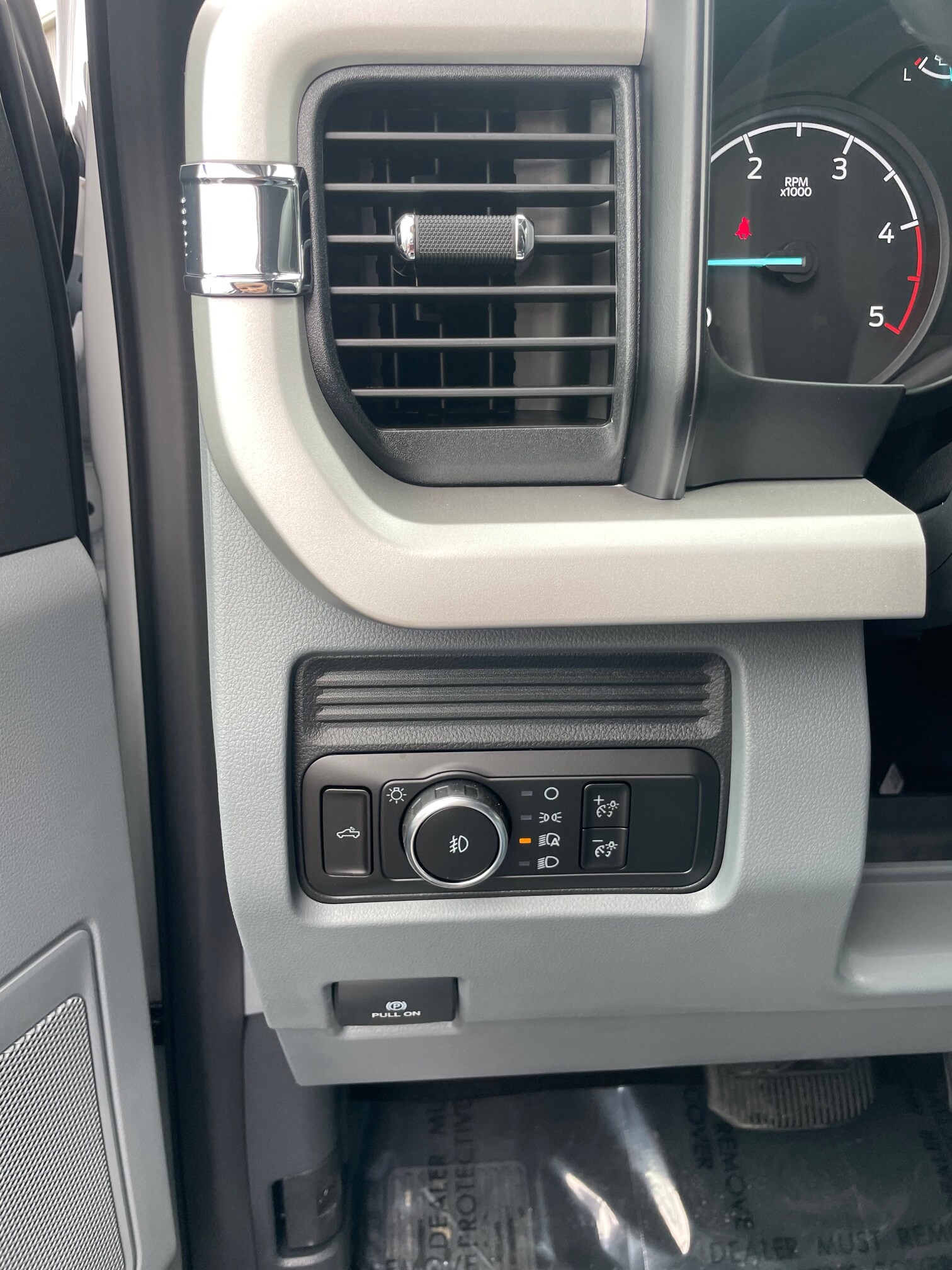 2026 Ford F-350 Super Duty XLT - Photo 14