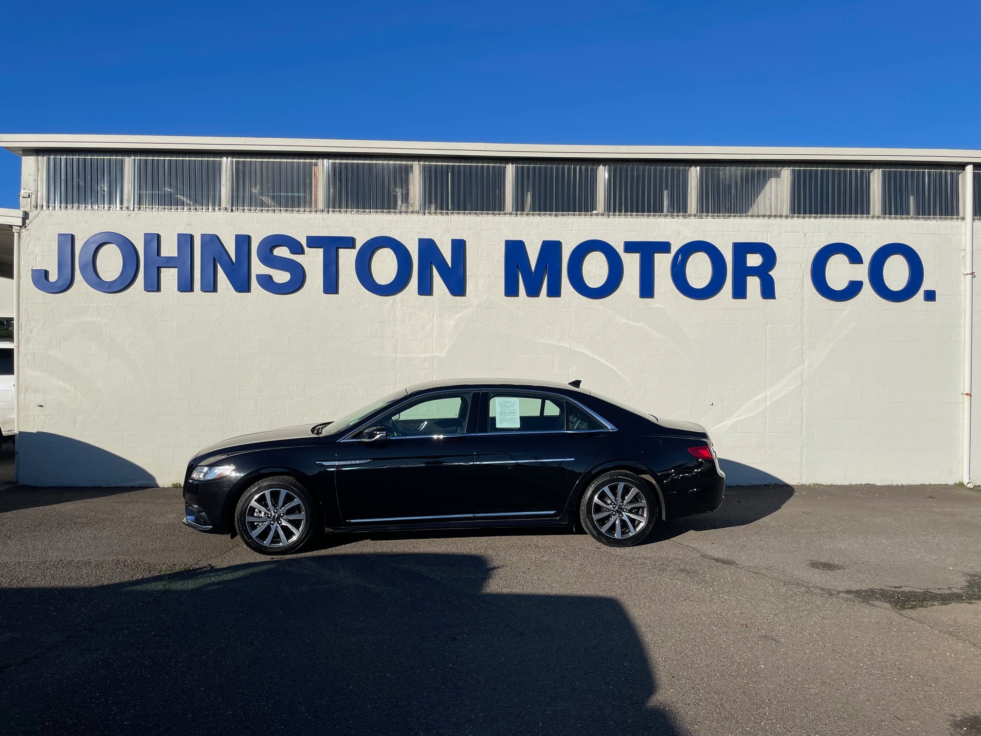 2019 Lincoln Continental Base's photo