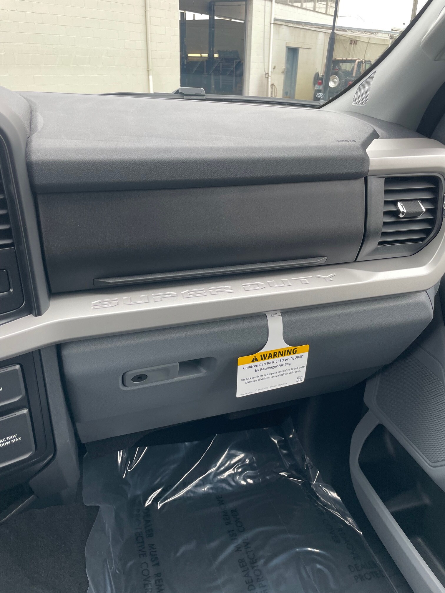 2026 Ford F-350 Super Duty XLT - Photo 13