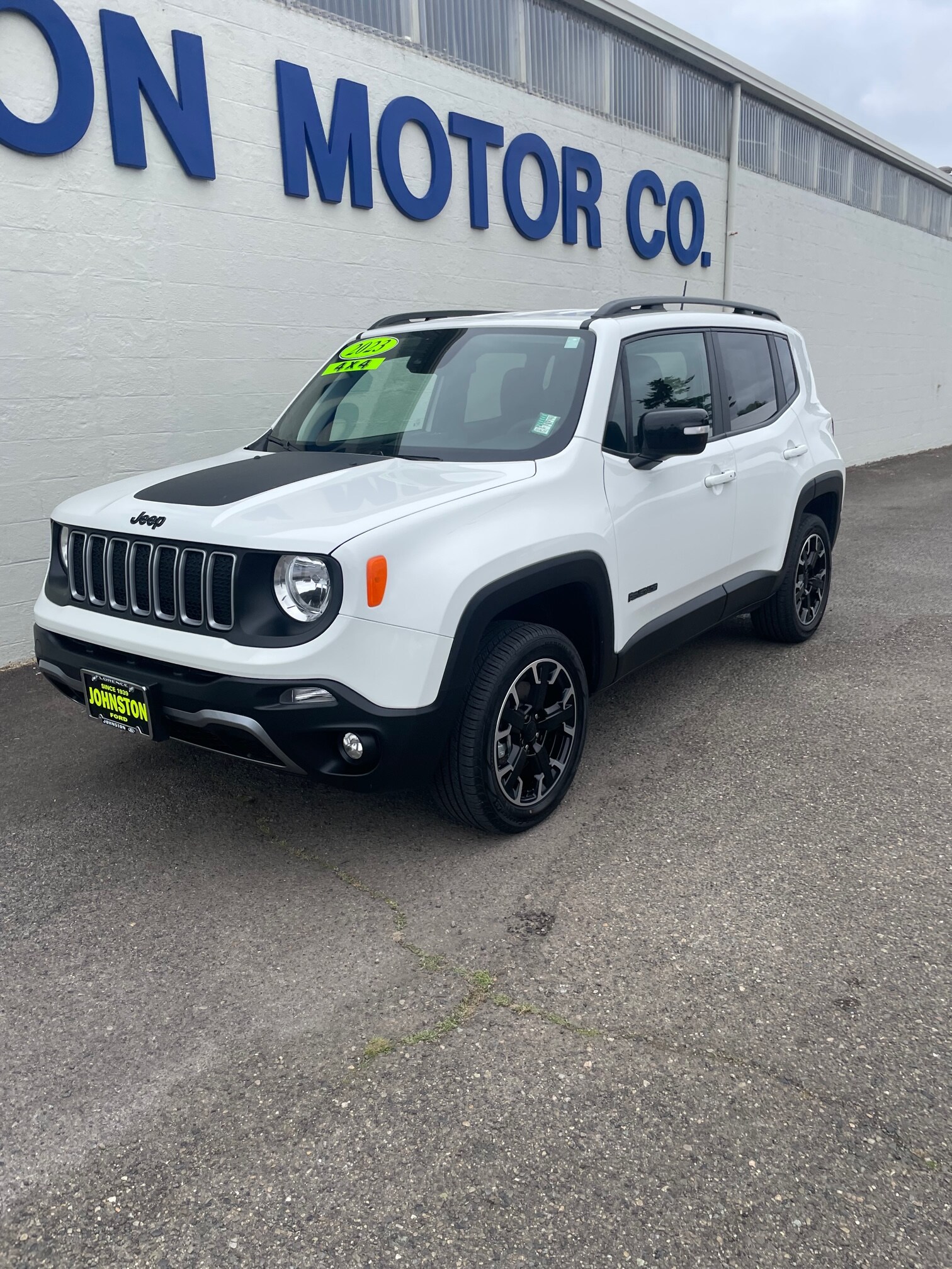 2023 Jeep Renegade Latitude photo 2