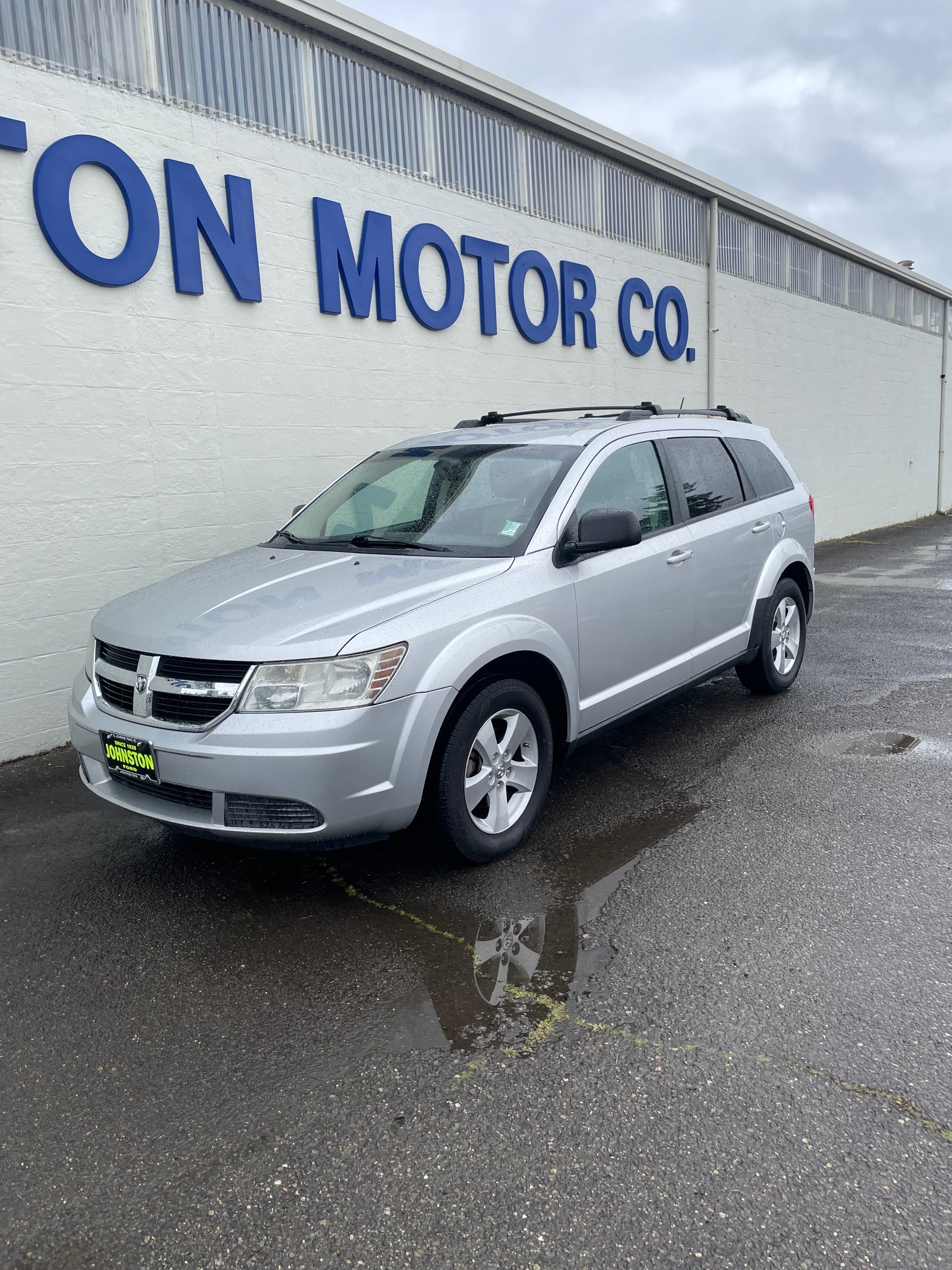 Used 2009 Dodge Journey SXT with VIN 3D4GG57V49T240616 for sale in Florence, OR