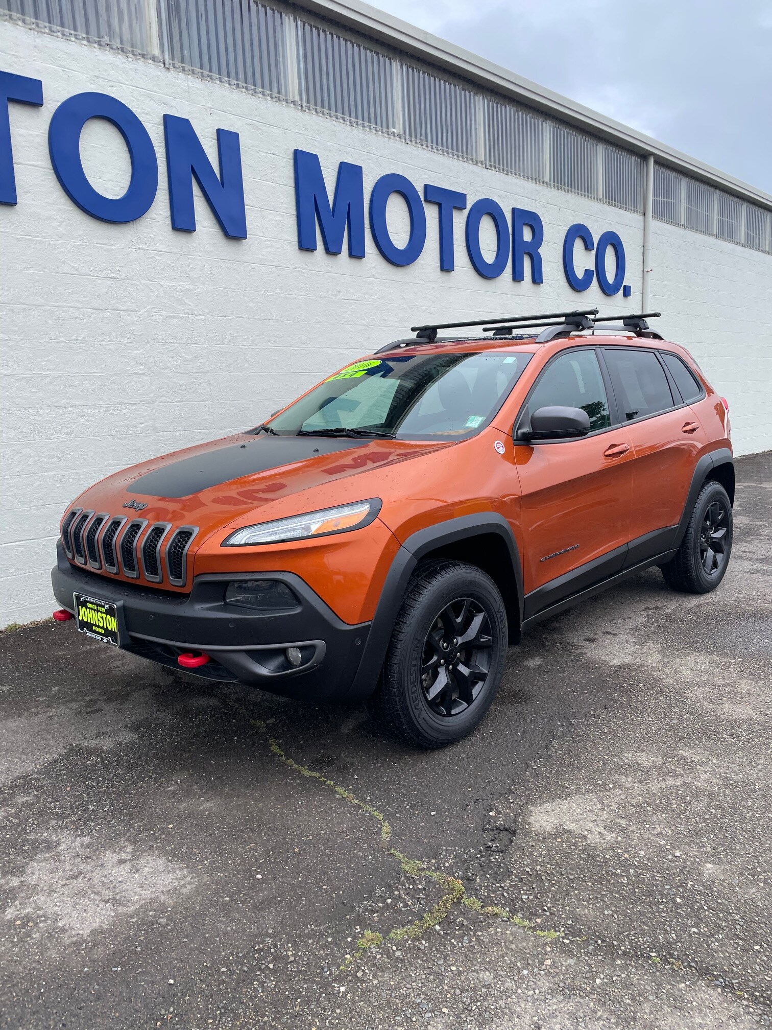 2016 Jeep Cherokee Trailhawk photo 2