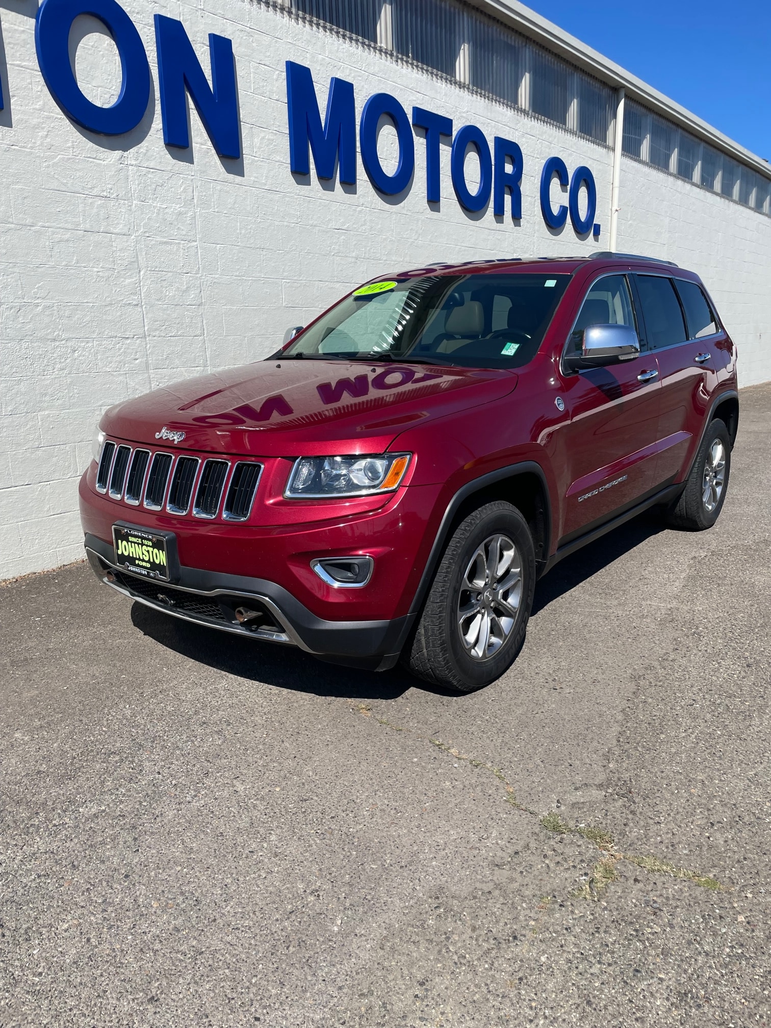 Used 2014 Jeep Grand Cherokee Limited with VIN 1C4RJFBG2EC443886 for sale in Florence, OR