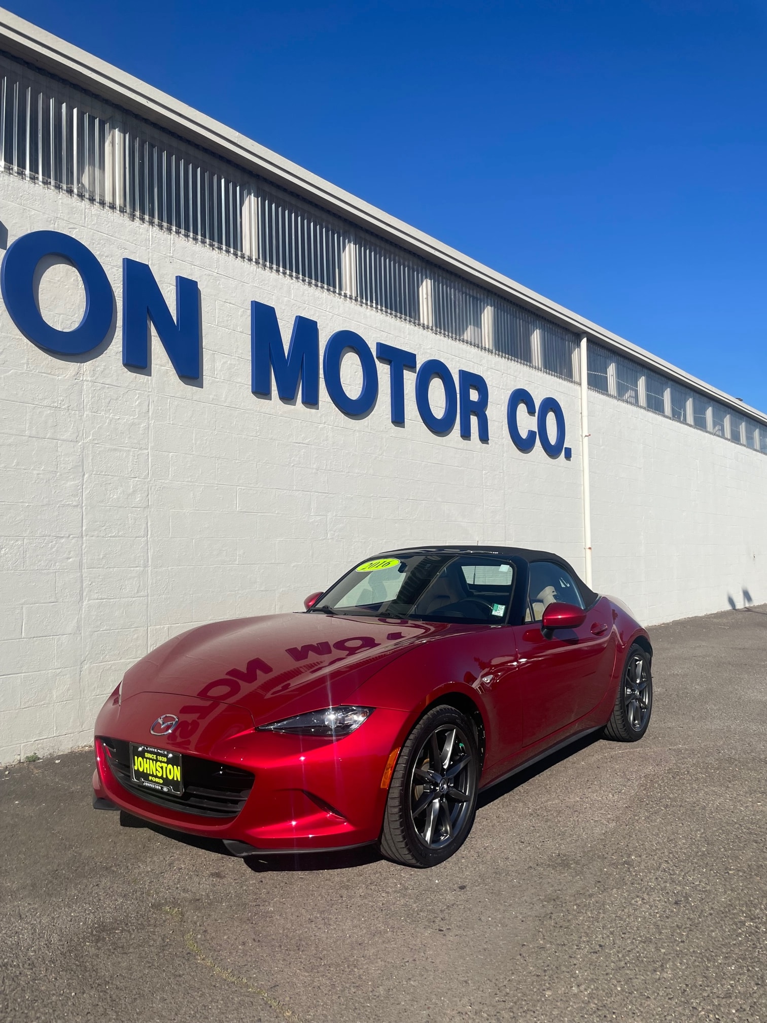 Used 2016 Mazda MX-5 Miata Grand Touring with VIN JM1NDAD74G0100877 for sale in Florence, OR